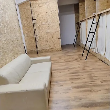 Budget Trainstation - Fox Box Hotel Dresden