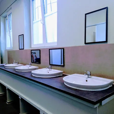 Budget Trainstation - Fox Box * Δρέσδη