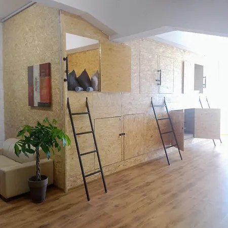 Budget Trainstation - Fox Box Otel *