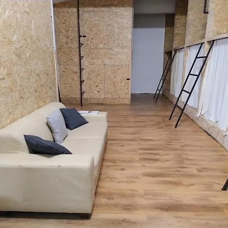 Hotel Budget Trainstation - Fox Box Drezno