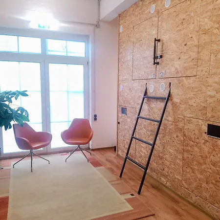 Budget Apt Trainstation *