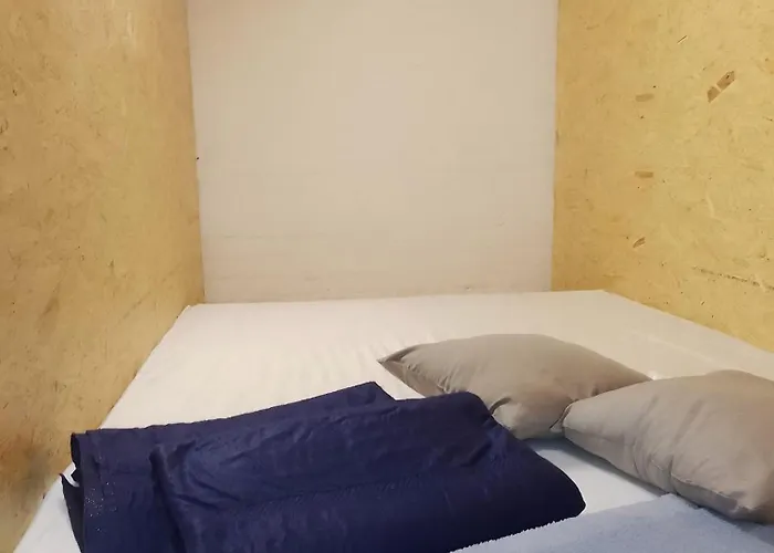 Budget Trainstation - Fox Box Drezno